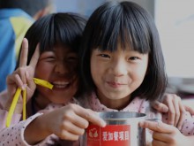 菲仕兰参与筹集5万份爱心加餐,联手渠道商探索联合公益