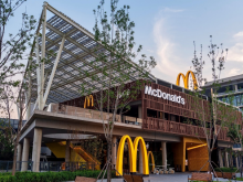 麦当劳中国近5000家餐厅“绿起来”,倡导“双碳”目标引领下的绿色消费