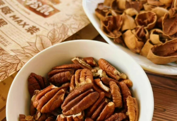 休闲食品第三季度年报数据来啦!内含12家休闲食品企业数据及3家企业详细数据