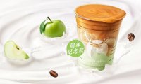 瑞幸咖啡推出丝绒拿铁一周年新品：青森苹果丝绒拿铁