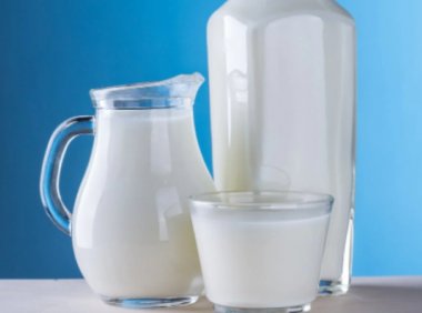 伊利、蒙牛、光明、飞鹤……35家上市乳企2021年营收大排名！