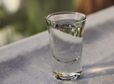 四家白酒品牌发布1-9月业绩预告，茅台净利润预增19.1%