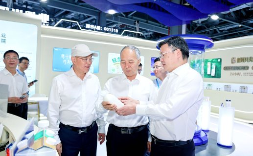用”鲜立方”焕新产业升维与国乳消费——新希望乳业亮相第十七届奶业大会暨2026国民乳品消费周